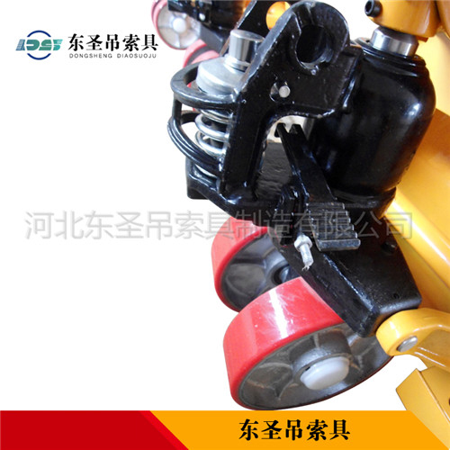防爆手動叉車產品液壓缸細節展示圖--河北東圣吊索具制造有限公司--小型攪拌機|石材夾具|液壓堆高車|手動叉車
