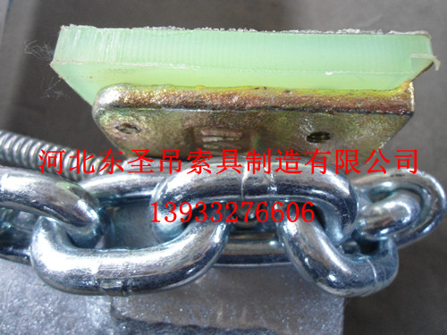 吊石材用的夾子夾皮位置特寫?--河北東圣吊索具制造有限公司--石材夾具|液壓堆高車|手動叉車|小型攪拌機 吊石材用的夾子夾皮位置特寫?--河北東圣吊索具制造有限公司--石材夾具|液壓堆高車|手動叉車|小型攪拌機