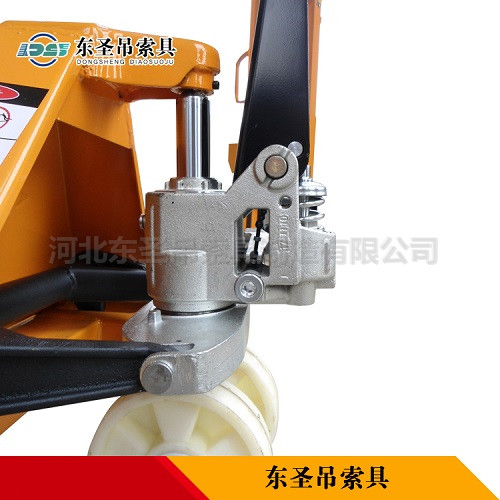 托盤搬運車油封更換--河北東圣吊索具制造有限公司--小型攪拌機|手動叉車|液壓堆高車|手動叉車 托盤搬運車油封更換--河北東圣吊索具制造有限公司--小型攪拌機|手動叉車|液壓堆高車|手動叉車