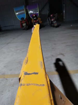 1噸地牛叉車貨叉嚴重彎曲--河北東圣吊索具制造有限公司--手動叉車|液壓堆高車|小型攪拌機|石材夾具 1噸地牛叉車貨叉嚴重彎曲--河北東圣吊索具制造有限公司--手動叉車|液壓堆高車|小型攪拌機|石材夾具