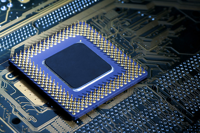 供應(yīng) Renesas 時(shí)鐘和定時(shí)：晶體振蕩器、抖動(dòng)衰減器、VersaClock 可編程時(shí)鐘